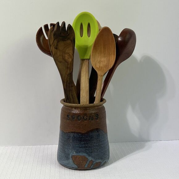 VINTAGE 1977 Stoneware SPOONS Utensil Crock Cobalt Blue Drip Glaze Artist Signed - Picture 12 of 12